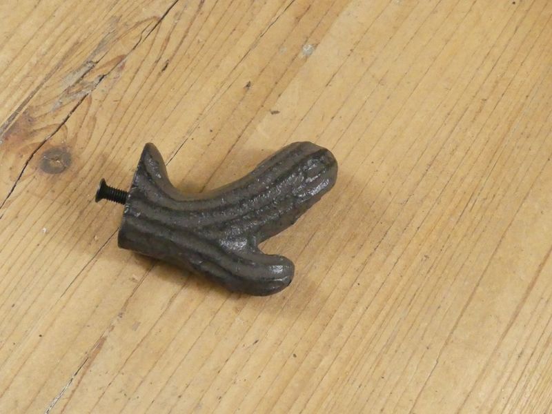 CAST IRON CACTUS DRAWER PULL / KNOB 3" SOUTHWESTERN DECOR