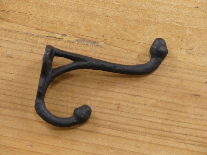 3" LONG BLACK CAST IRON THIN HOOKS