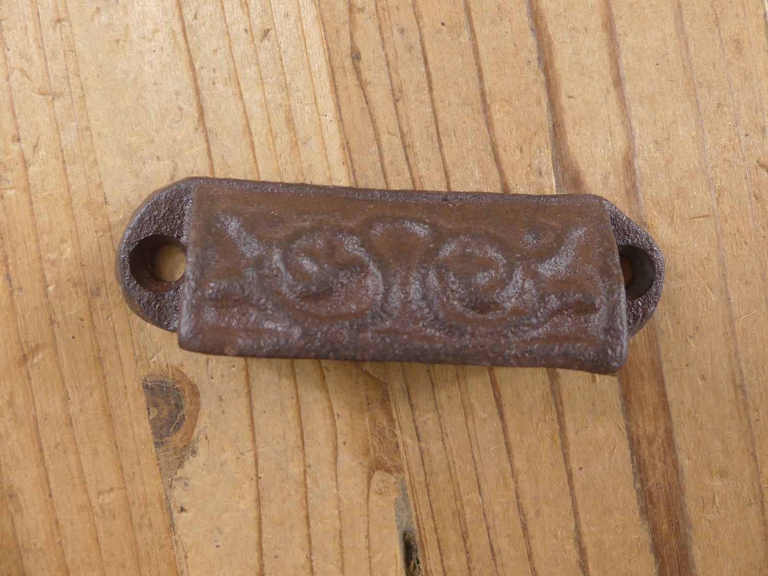 SMALL CAST IRON 3 SMALL CAST IRON 3" VINE BIN PULLS