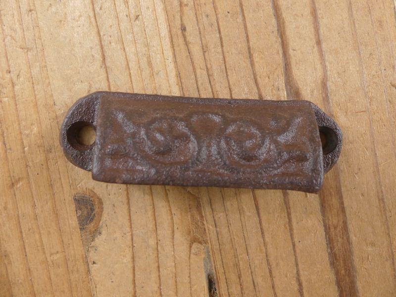 SMALL CAST IRON 3" VINE BIN PULLS