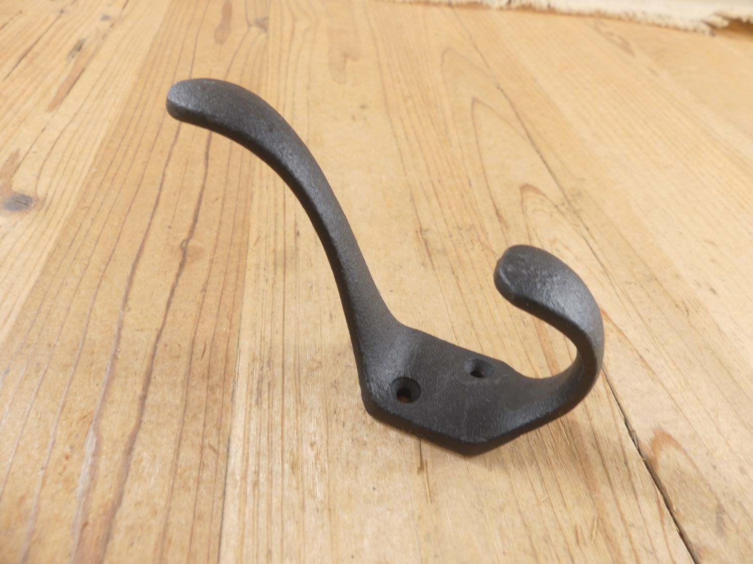 CAST IRON BLACK PRIMITIVE HOOK