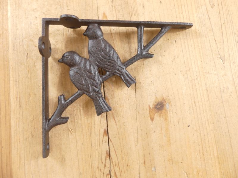 CAST IRON BIRD BRACKETS, 7 CAST IRON BIRD BRACKETS, 7" X 6"