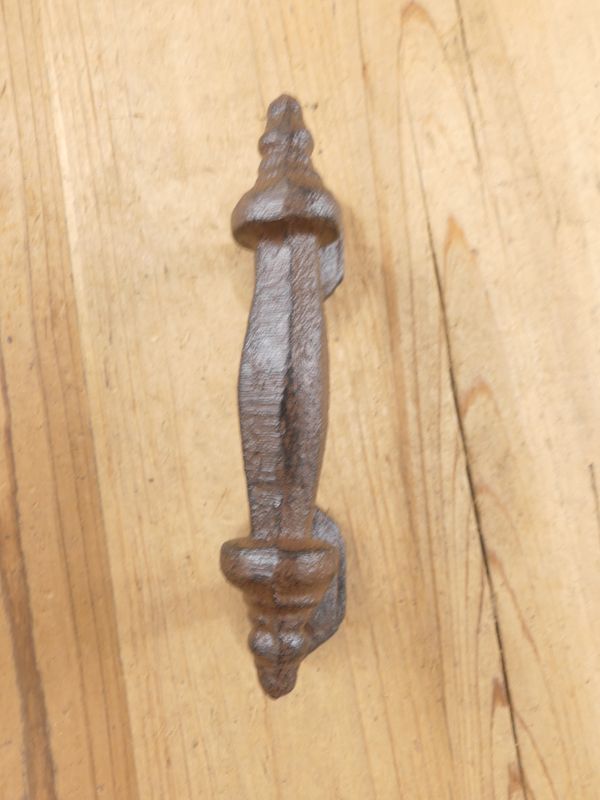 CAST IRON COLONIAL STYLE HANDLE  6" LONG RUSTIC PRIMITIVE