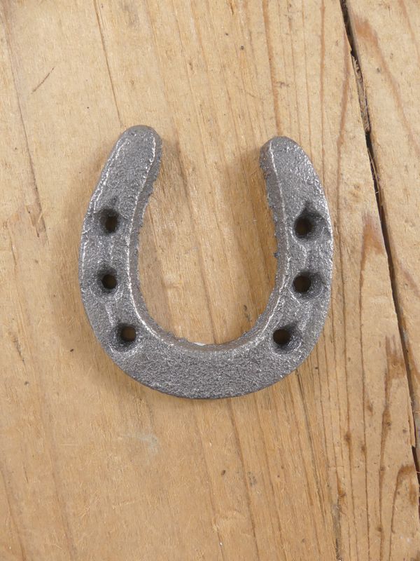 SMALL CAST IRON HORSESHOES , 2" LONG