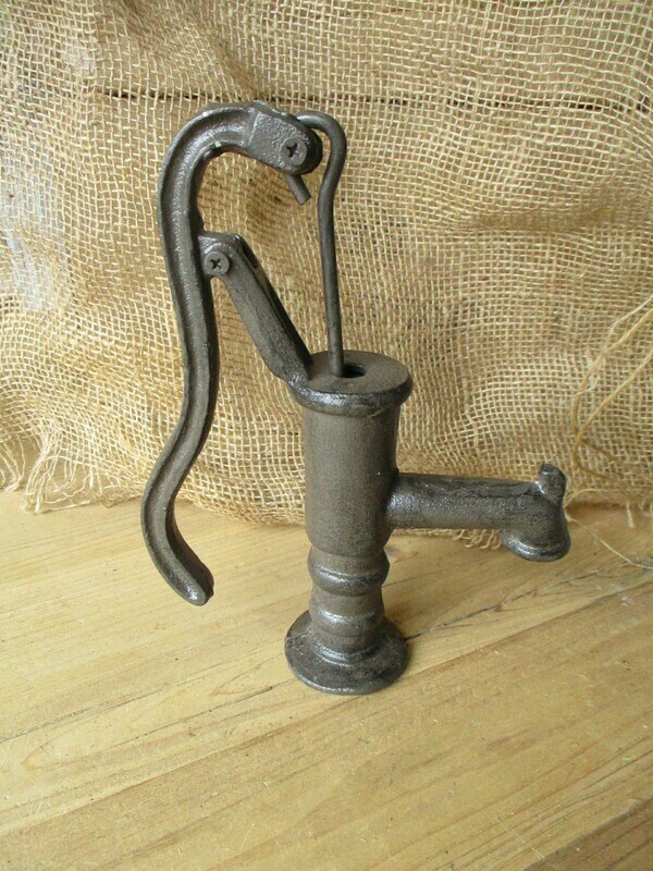 CAST IRON WELL PUMP CISTERN,  8.5" (DECOR ONLY)