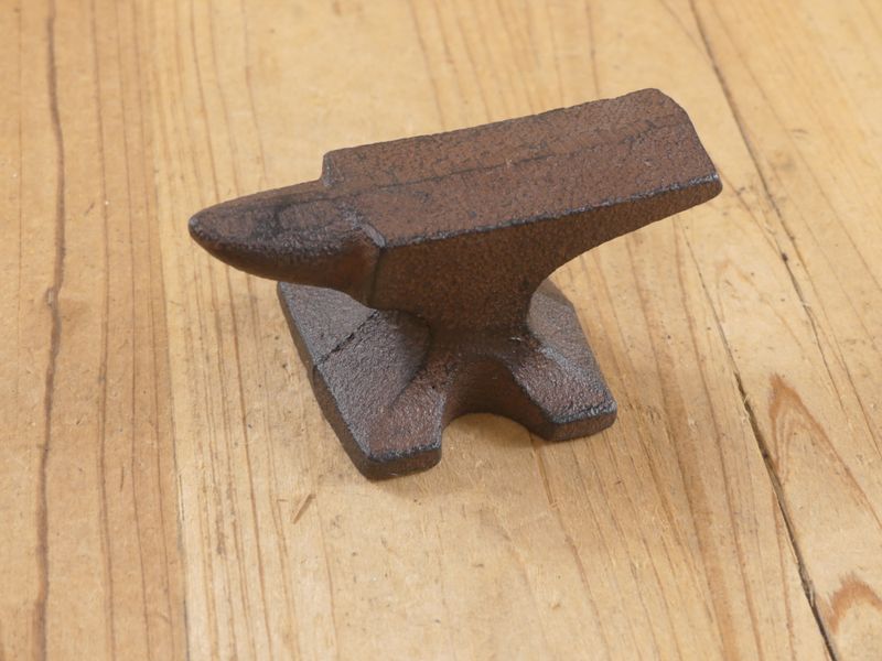 SMALL CAST IRON ANVIL PAPER WEIGHT