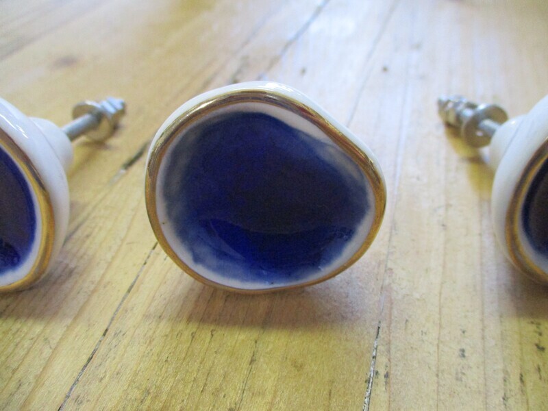 MID-CENTURY STYLE CERAMIC BLUE & GOLD KNOB / PULL
