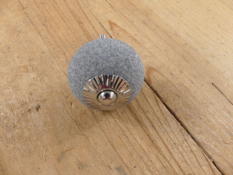 STONE LOOKING ROUND KNOB / PULL, 1 1/2" WIDE CERAMIC
