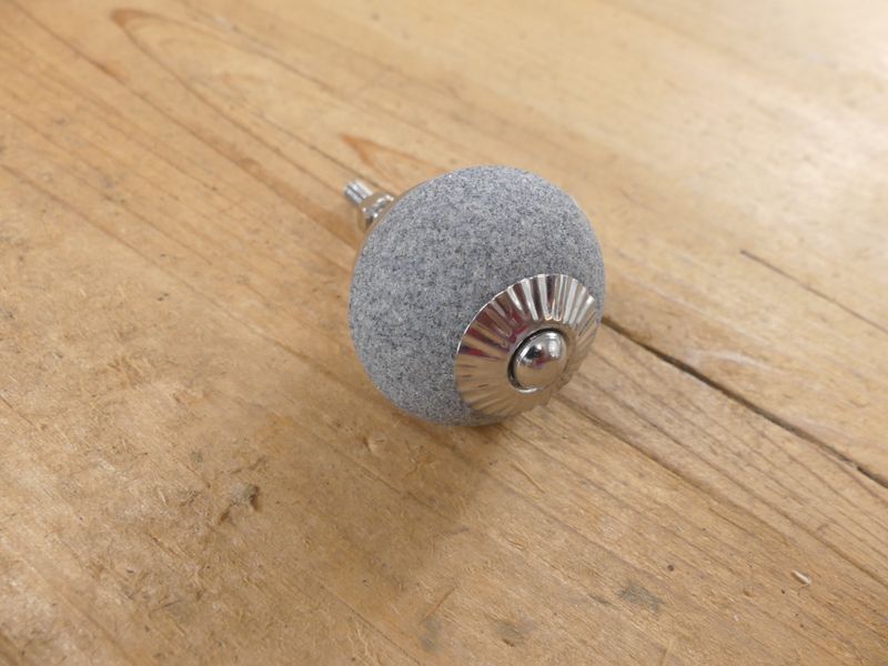 STONE LOOKING ROUND KNOB / PULL, 1 1/2" WIDE CERAMIC