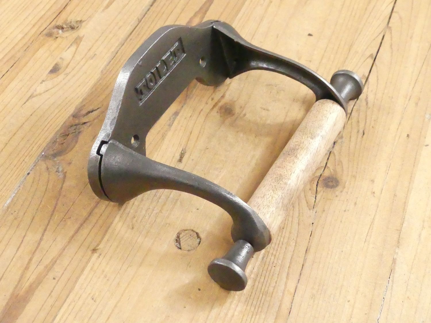 CAST IRON TOILET PAPER HOLDER WITH WOOD SPINDLE