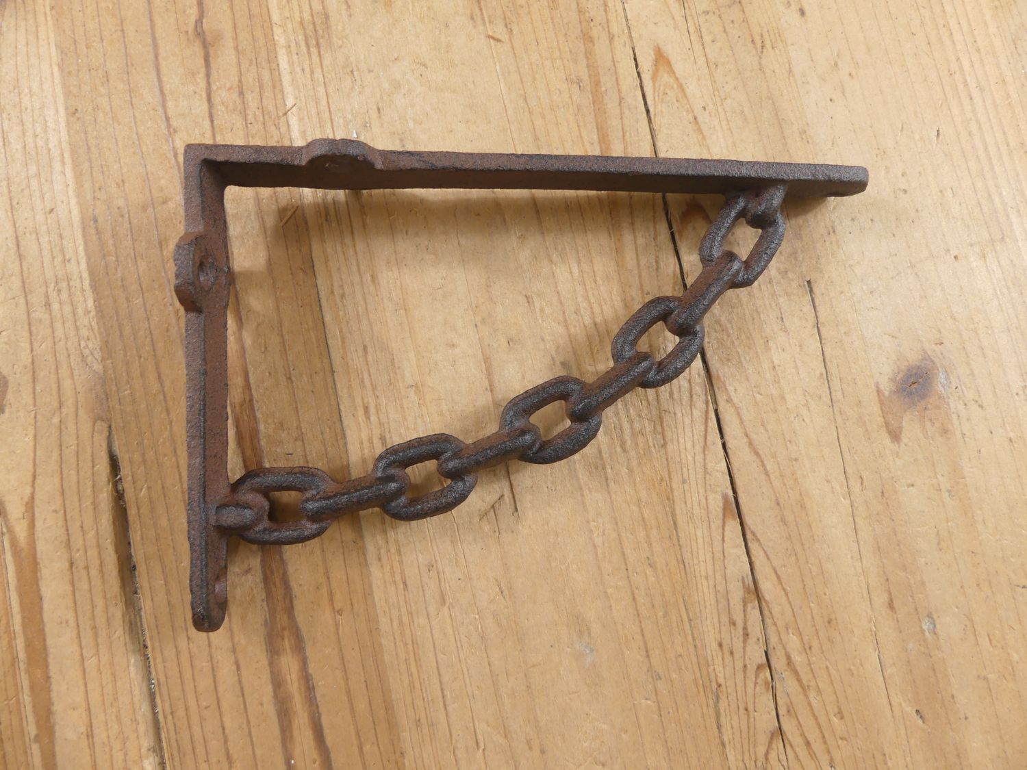 CAST IRON RUSTIC CHAIN BRACKET