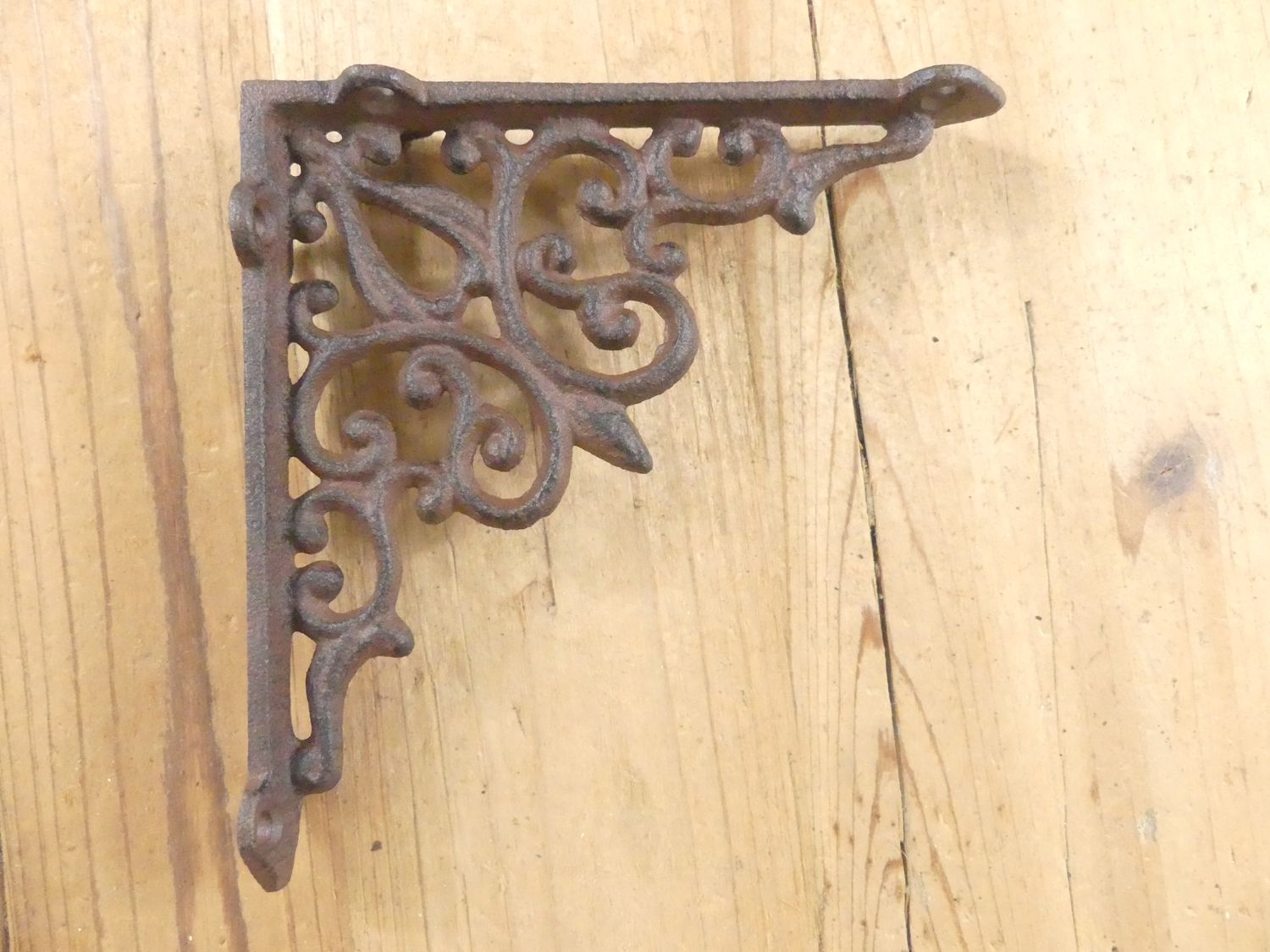 CAST IRON RUSTIC VICTORIAN BRACKET 5 1/2"
