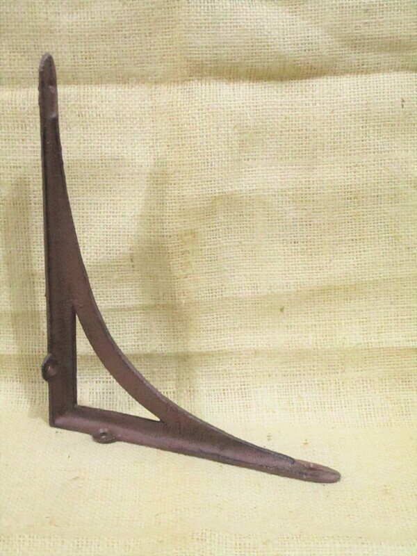 CAST IRON RUSTIC BRACKETS 7 5/8 CAST IRON RUSTIC BRACKETS 7 5/8" X 9 1/2"