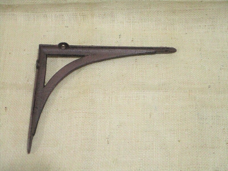 CAST IRON RUSTIC BRACKETS 7 5/8" X 9 1/2"