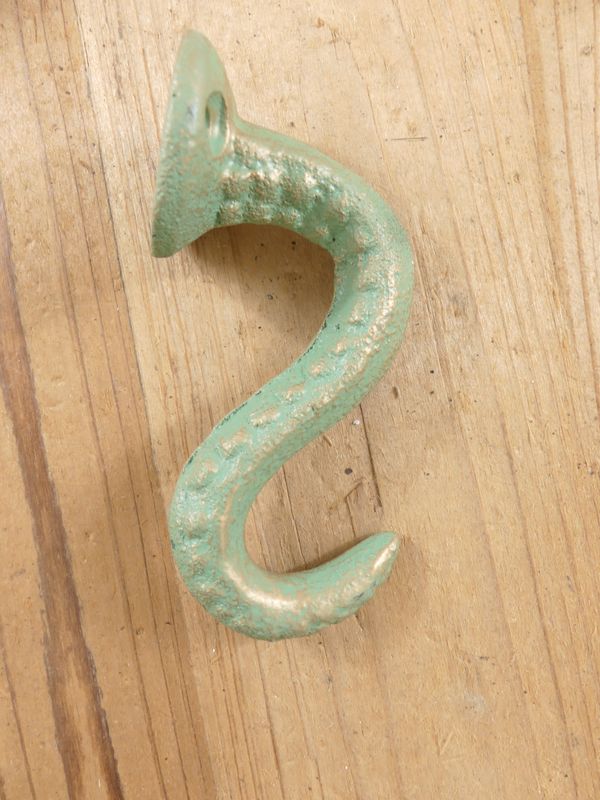 GREEN AND GOLD OCTOPUS TENTACLE HOOK, 4 GREEN AND GOLD OCTOPUS TENTACLE HOOK, 4" LONG