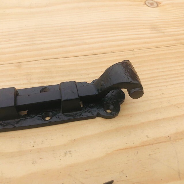 BLACK FLAT SLIDING LOCK AND LATCH, 6 " LONG
