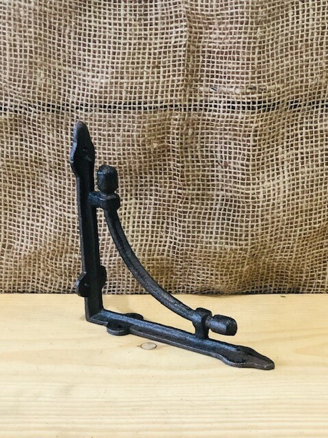 CAST IRON BRACKET 6 1/2" X 6 1/2"