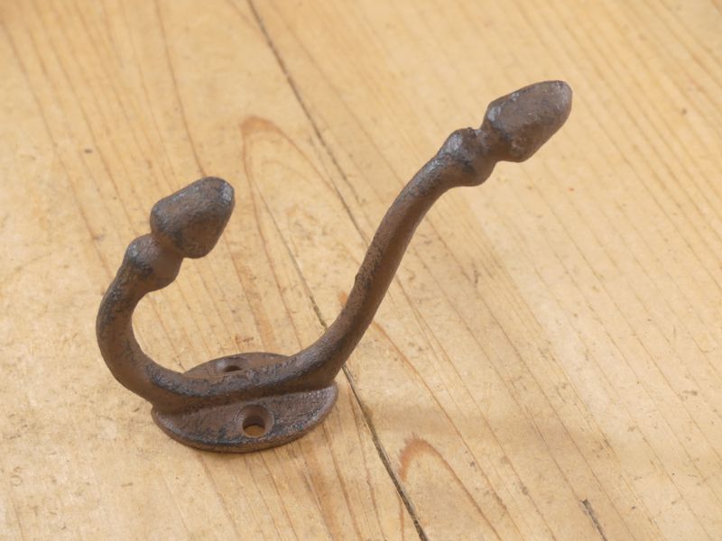 RUSTIC ACORN HOOK