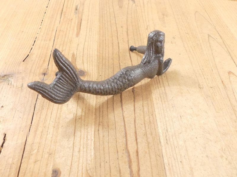 RUSTIC CAST IRON MERMAID PULL / HANDLE, 7 RUSTIC CAST IRON MERMAID PULL / HANDLE, 7" LONG