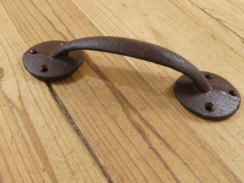 RUSTIC CAST IRON HANDLE