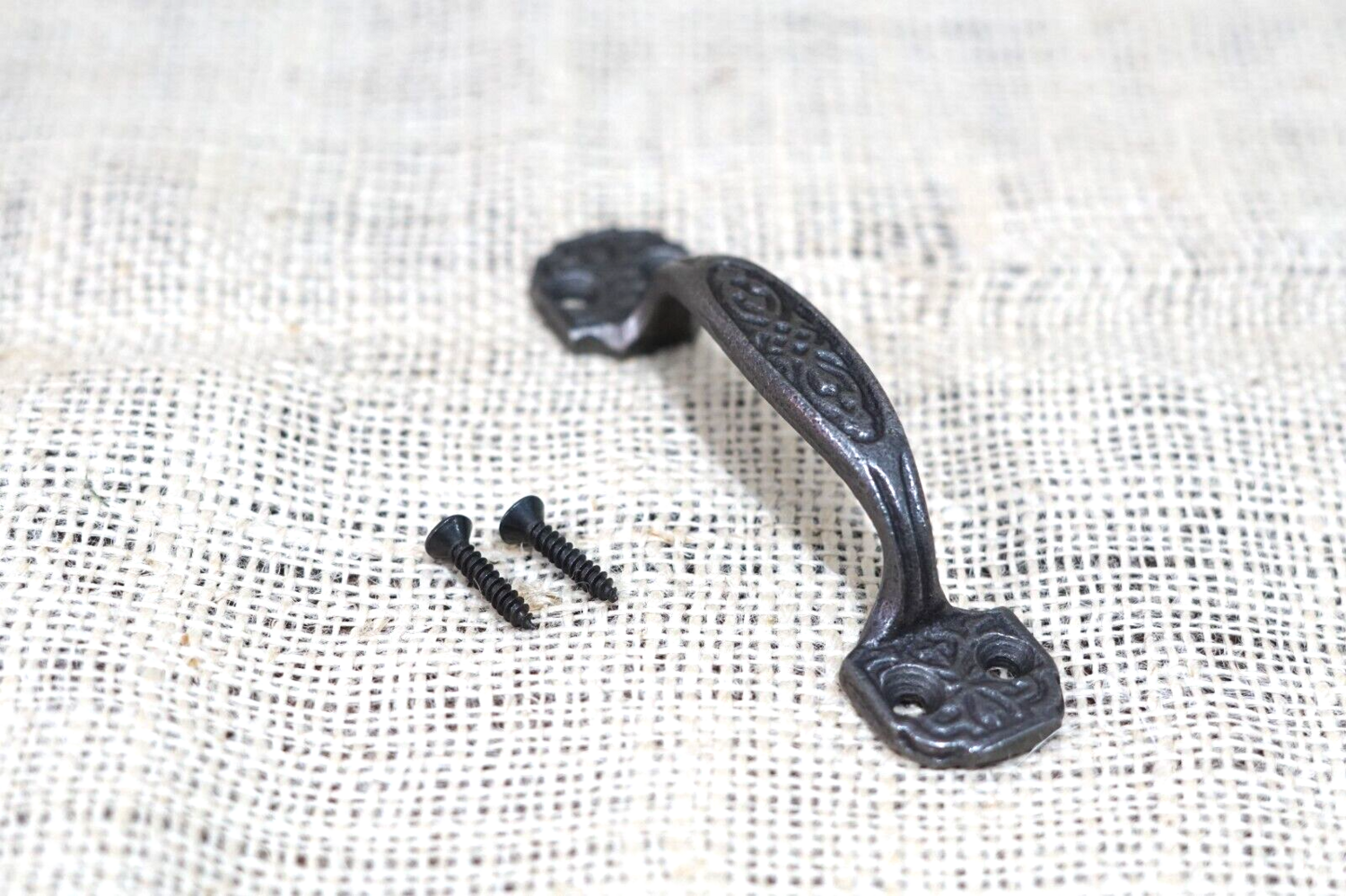 SMALL CAST IRON HANDLE / DRAWER PULL WITH VINTAGE DESIGN , 4 1/4" LONG