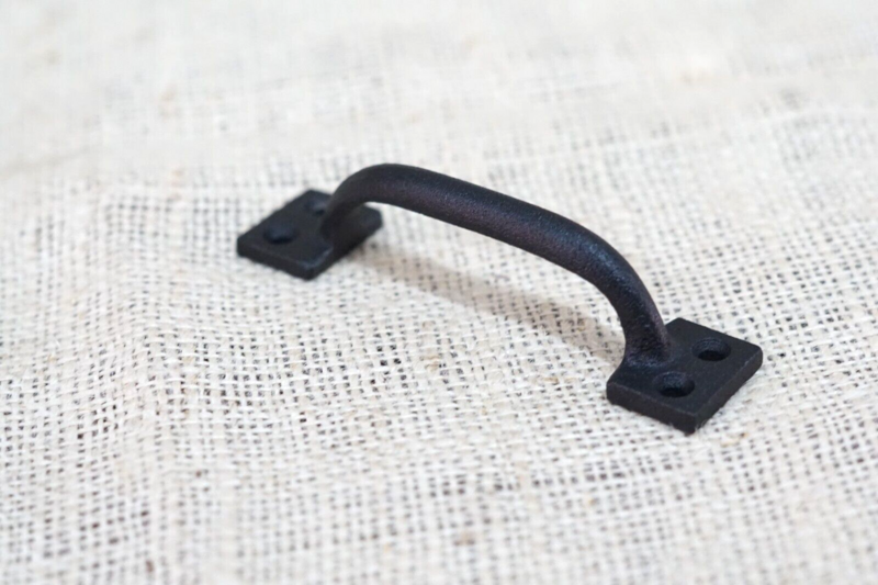SMALL CAST IRON HANDLE  / DRAWER PULL, 4" (GLOSS BLACK COLOR)