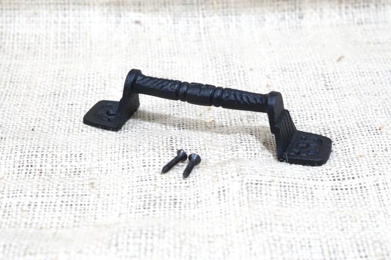 MATTE BLACK CAST IRON HANDLE / PULL, 5 1/2 MATTE BLACK CAST IRON HANDLE / PULL, 5 1/2"