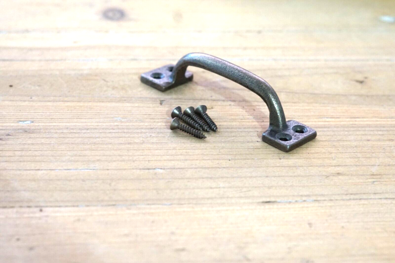 SMALL CAST IRON HANDLE / DRAWER PULL,  4"  LONG (ANTIQUE BRASS COLOR)