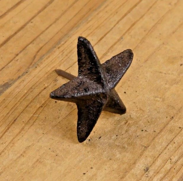 SMALL CAST IRON RUSTIC STAR NAILS / TACKS 1 7/8" WIDE 1 1/4" NAIL