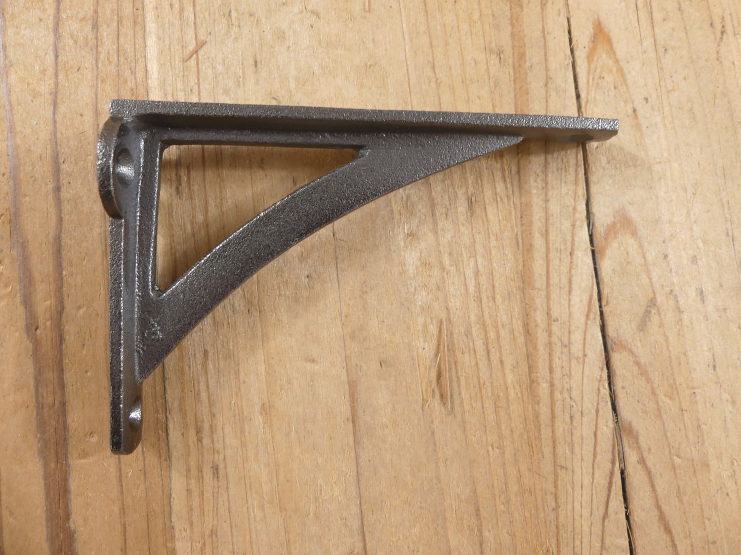 SMALL CAST IRON BRACKETS, 4 1/2 SMALL CAST IRON BRACKETS, 4 1/2" X 3"