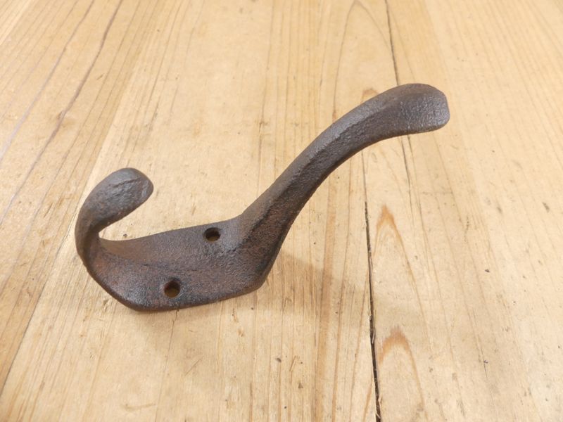CAST IRON RUSTIC PRIMITIVE HOOK