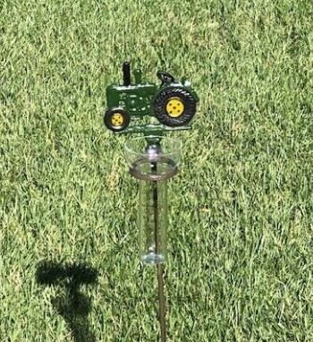 TRACTOR RAIN GAUGE AND STAKE TRACTOR RAIN GAUGE AND STAKE