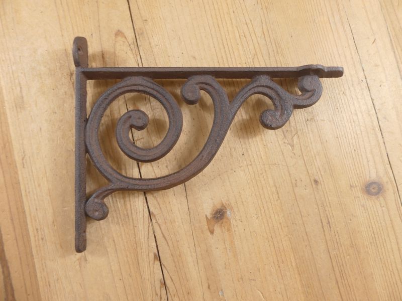 CAST IRON SCROLL BRACKETS 9 1/2 CAST IRON SCROLL BRACKETS 9 1/2" X 7 1/2"