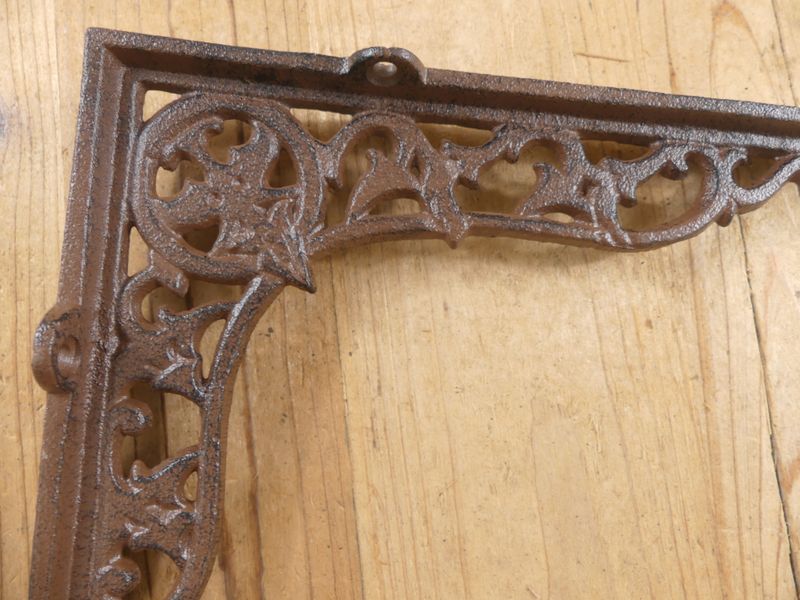 CAST IRON VICTORIAN BRACKETS 8 1/4" X 7"