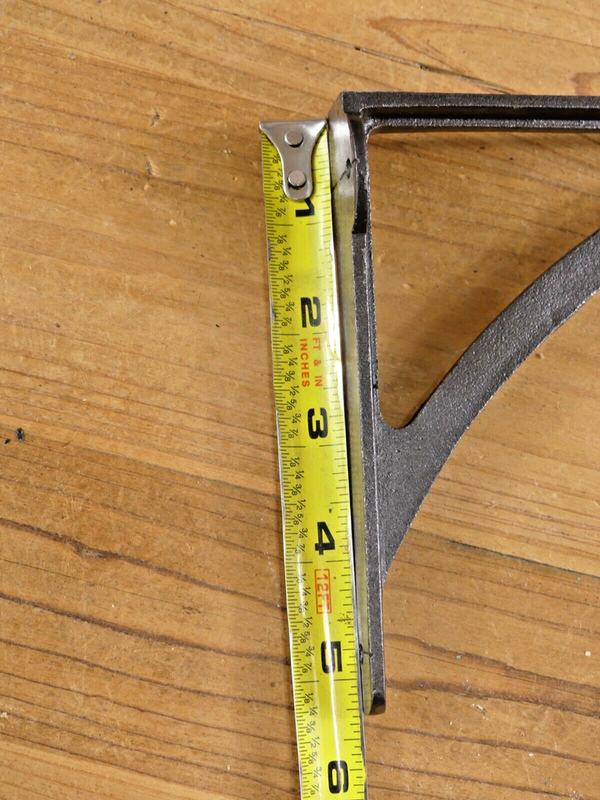 CAST IRON ANGLE BRACKET 7" X 5 1/4"