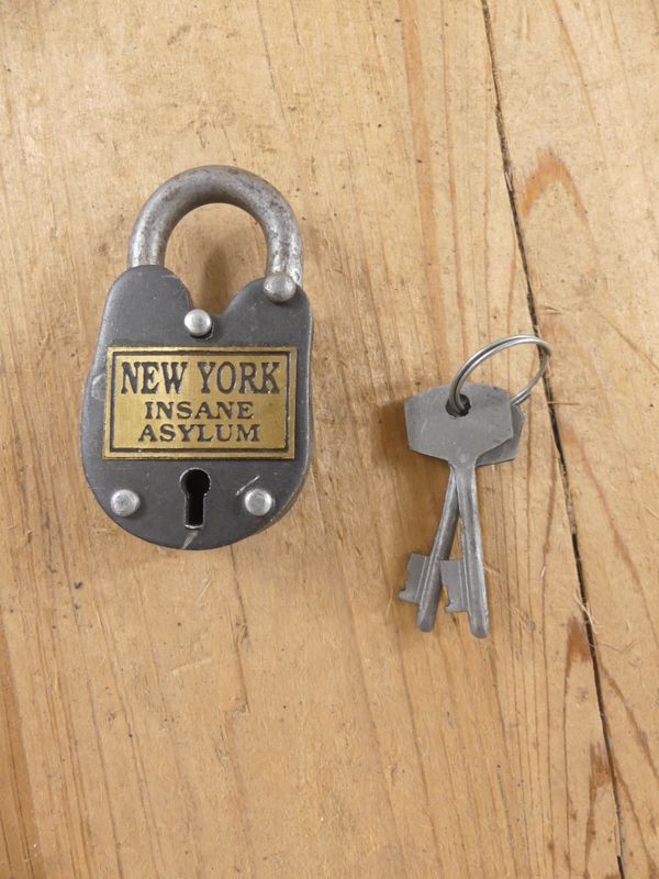 SMALL "NEW YORK INSANE ASYLUM"  LOCK WITH KEYS