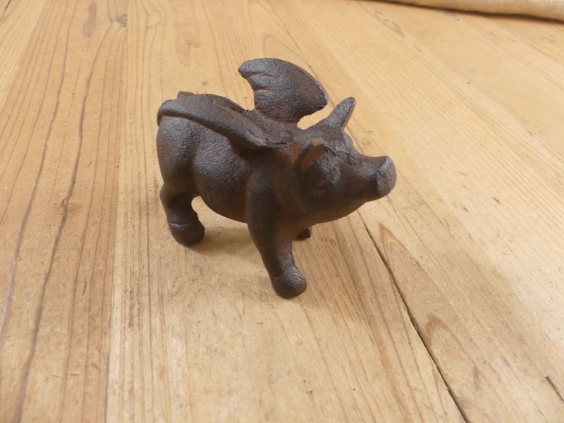 Small Flying Pig Figure (Style 2) Rustic Cast Iron