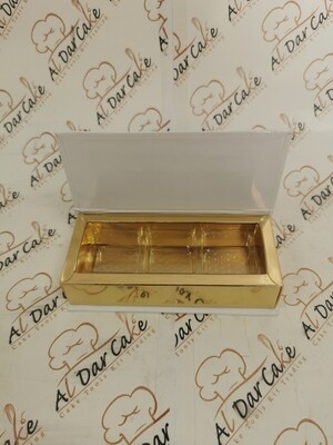 Sweet box with 3 square divider