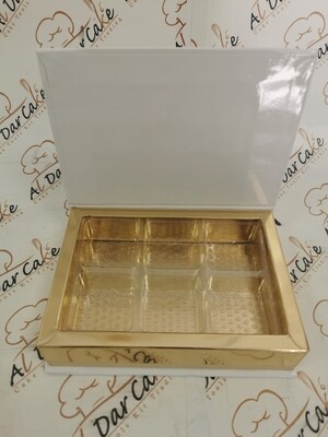 Sweet box with 6 square divider
