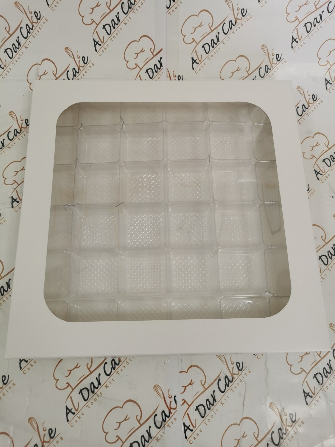 White sweet box 36 square divider