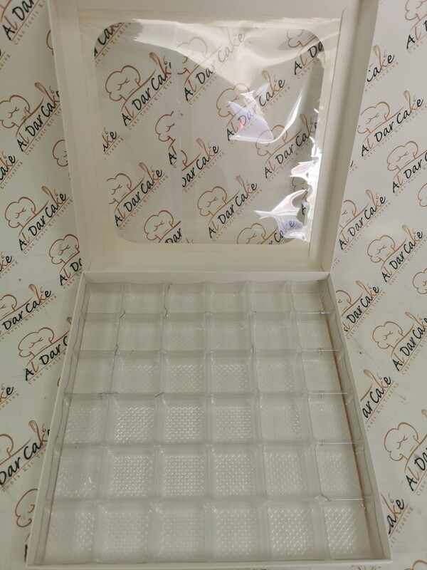 White sweet box 36 square divider