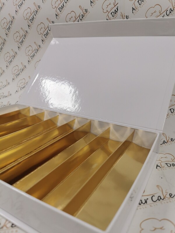 Magnetic box with 8 lines