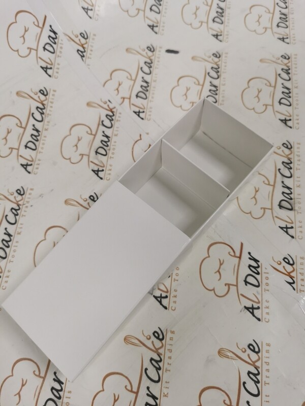 White small box 2 divider size 9.5x6x4cm