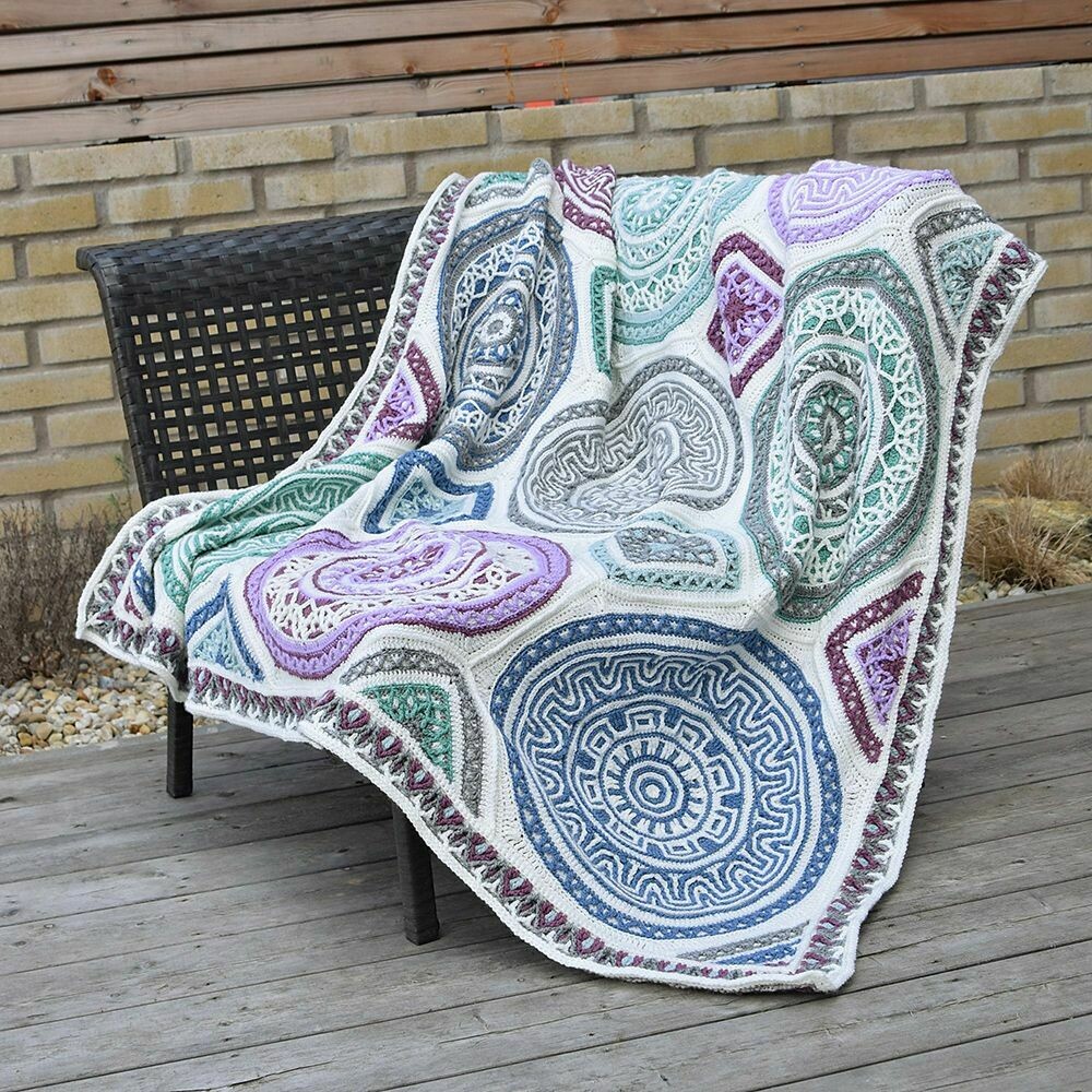 Labyrinth Blanket digital crochet pattern