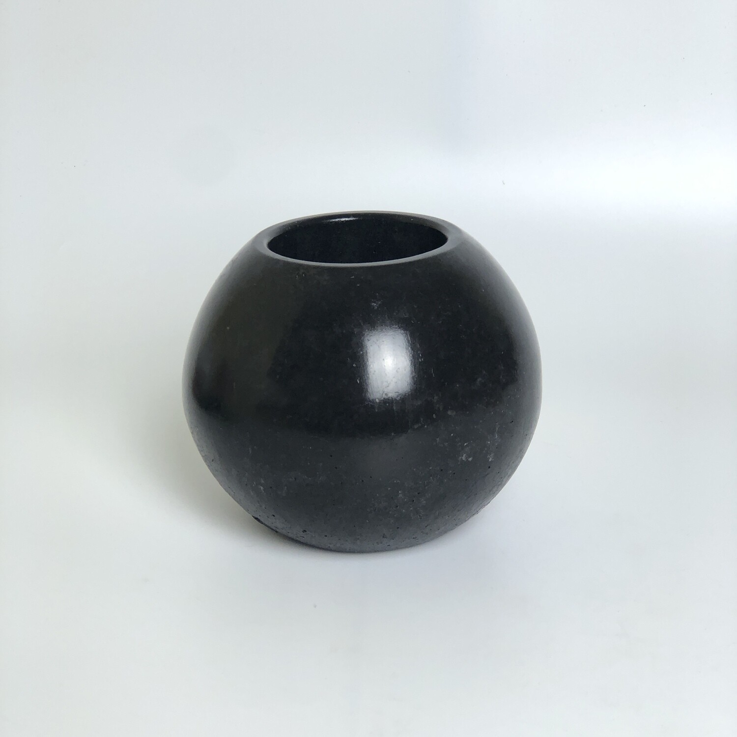 ATLAS Ball Vase - Black
