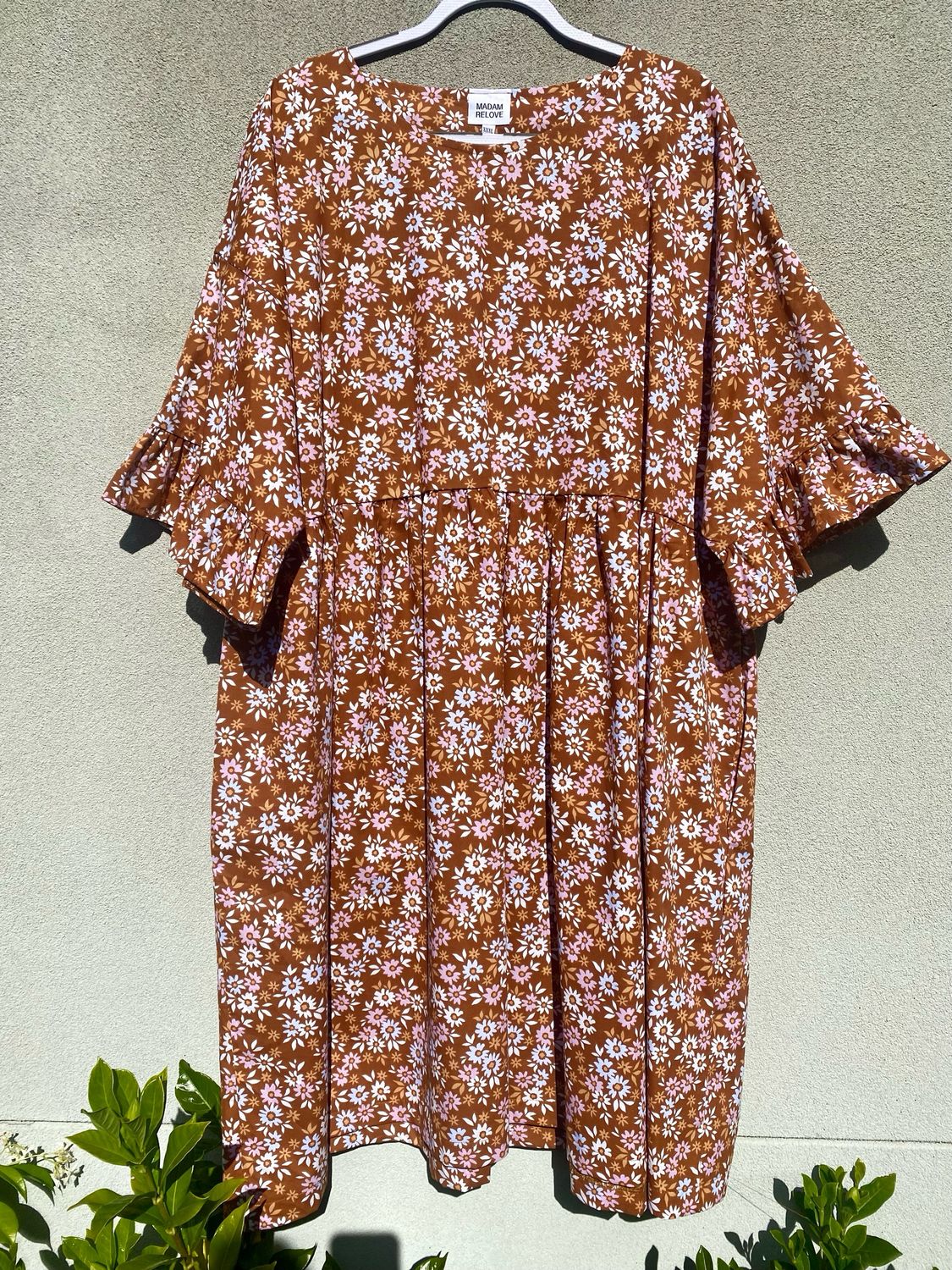 Ditzy Florals Brown Ruffle Sleeves Smock Dress 5XL