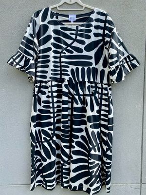 Black And White Ruffle Sleeve Smock Dress M &amp; 5XL