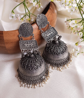 Ahaana's Black Polish Jhumka