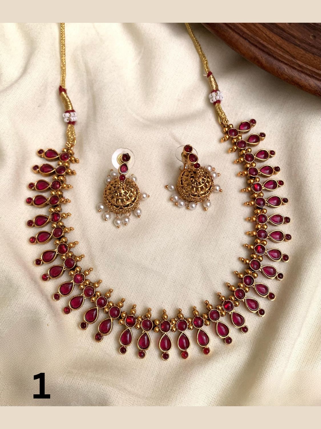 Festive Chokerset