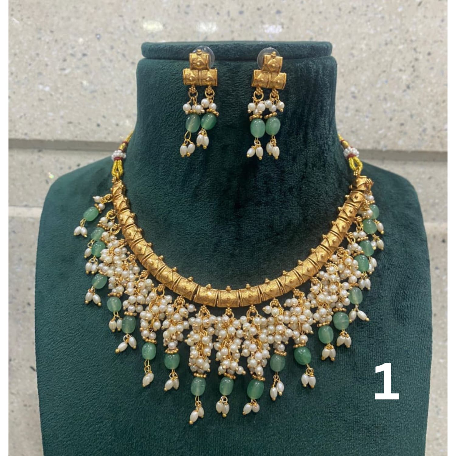Cluster Pearls Gold Chokerset